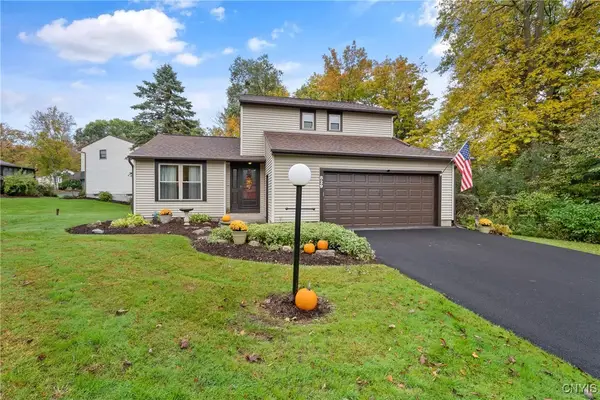 829 Fairway Circle, Baldwinsville, NY 13027