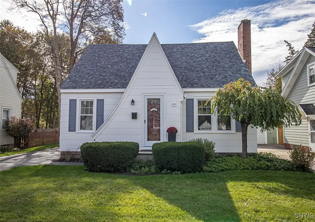 136 Weymouth Road, Syracuse, NY 13205 - Image #1