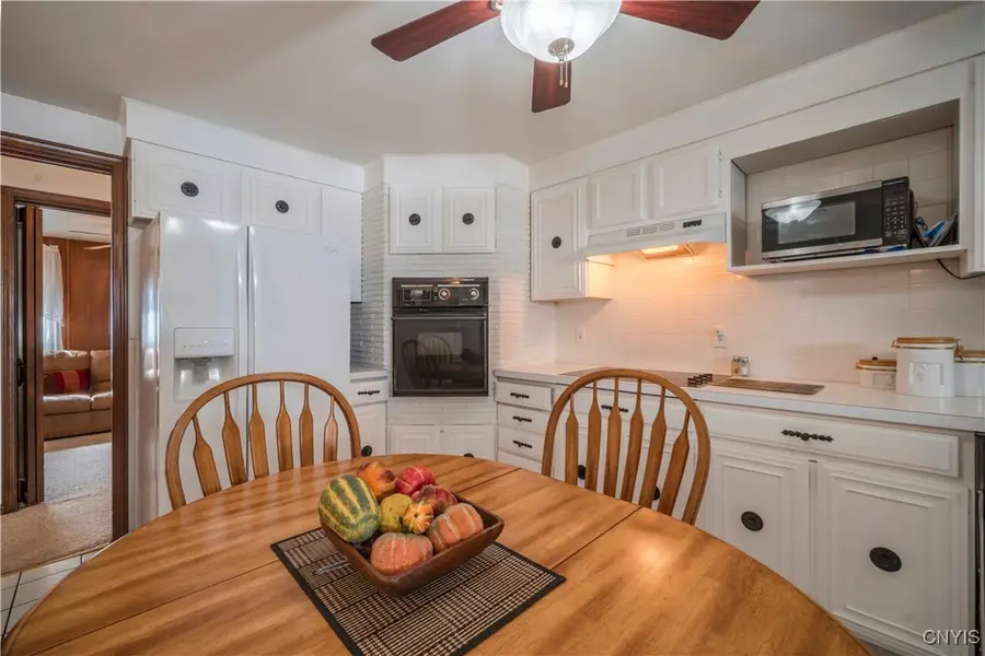 110 Bellshire Lane, Syracuse, NY 13208 - Image #3