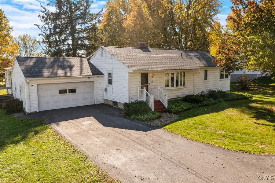 7202 Collamer Road, East Syracuse, NY 13057 - Image #2