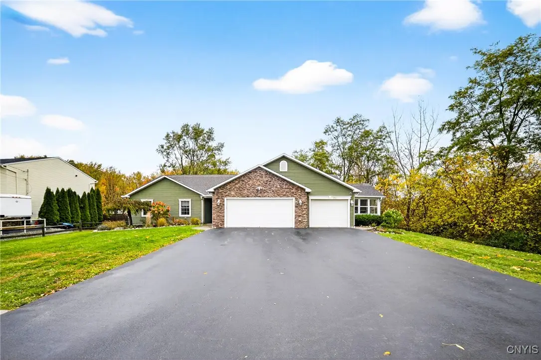 527 Baird Street, Minoa, NY 13116 - Image #1