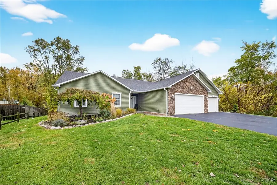 527 Baird Street, Minoa, NY 13116 - Image #2