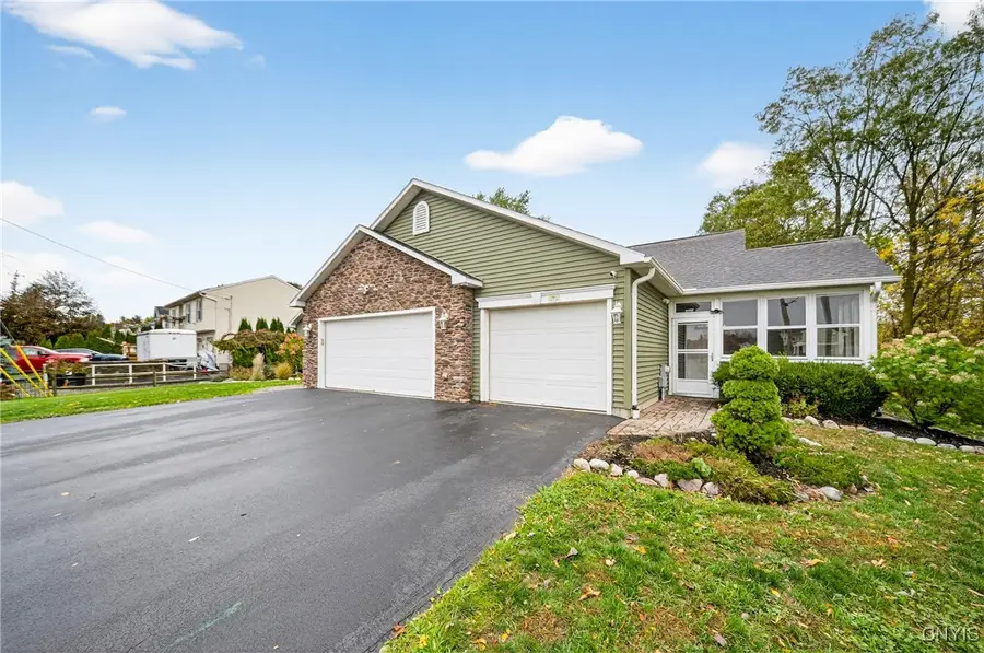 527 Baird Street, Minoa, NY 13116 - Image #3