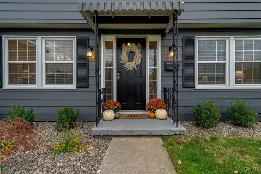 4990 Sandalwood Lane, Liverpool, NY 13088 - Image #3