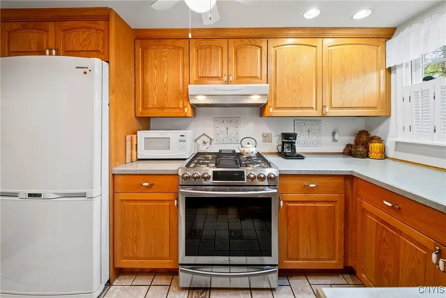 227 Weymouth Road, Syracuse, NY 13205 - Image #3