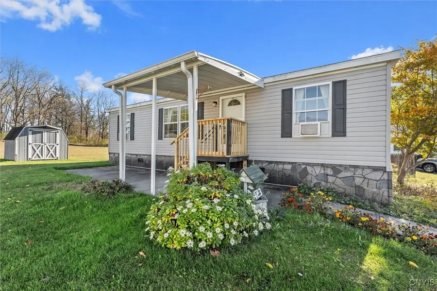 423 Mountain Ash Dr, Canandaigua, NY 14424 - Image #3