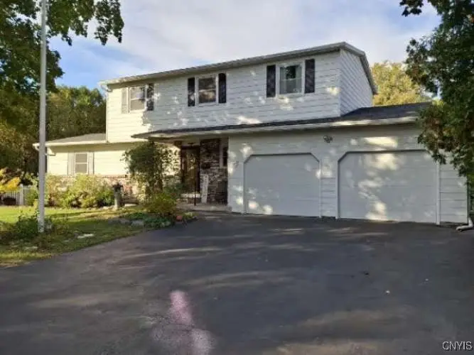 96 Sargent Lane, Liverpool, NY 13088 - Image #1