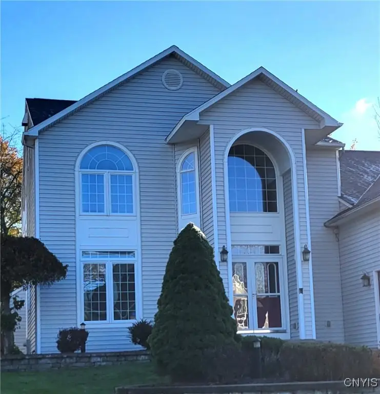 7276 Moss Creek Circle, Liverpool, NY 13090 - Image #2