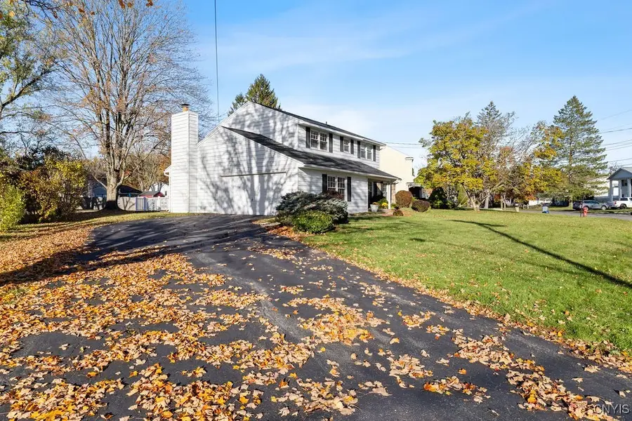 7 Berrywood Road, Liverpool, NY 13090 - Image #3