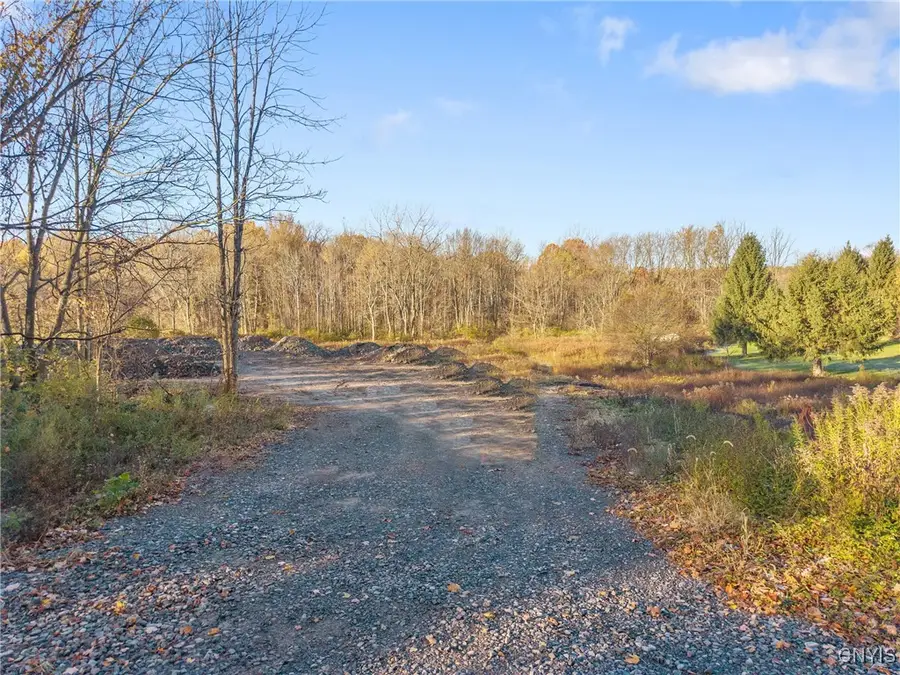 5691 Ike Dixon Road, Camillus, NY 13031 - Image #2