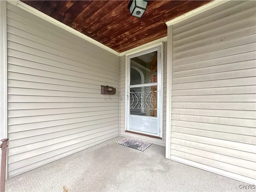 71 Young Avenue, New York Mills, NY 13417 - Image #2