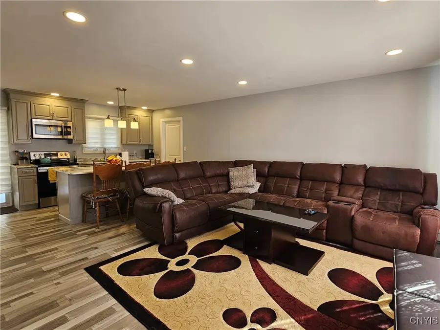 1305 Fairwood Drive, Utica, NY 13502 - Image #2