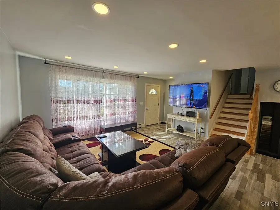 1305 Fairwood Drive, Utica, NY 13502 - Image #3