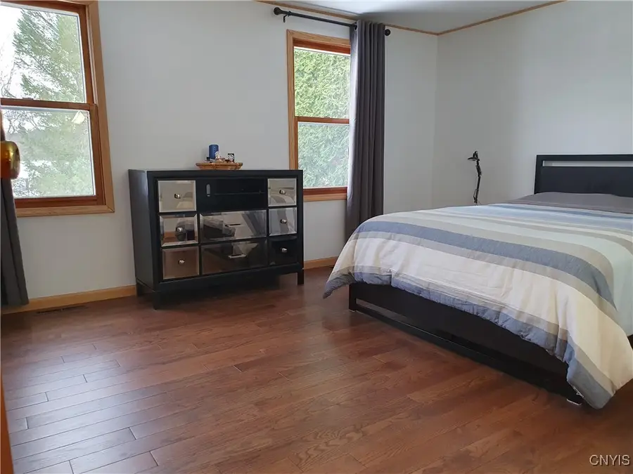 109 Vantage Drive, Camillus, NY 13031 - Image #2