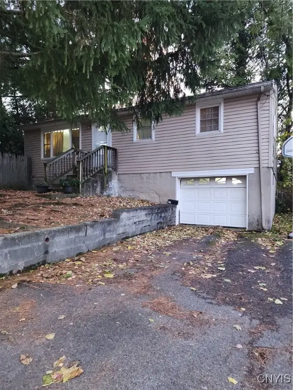 121 Woods Avenue S, Syracuse, NY 13206