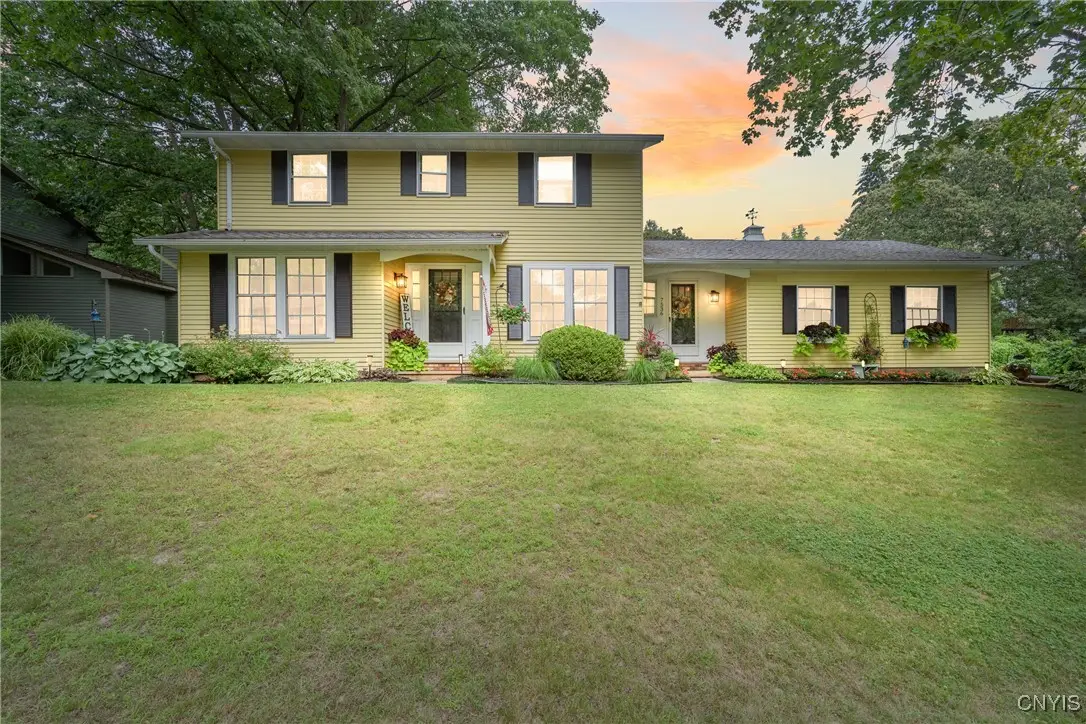 7536 Moccasin Path, Liverpool, NY 13090 - Image #1