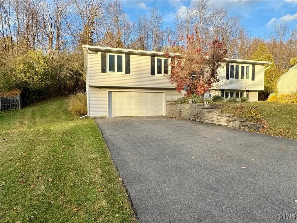 6285 Danbury Drive, Jamesville, NY 13078 - Image #1