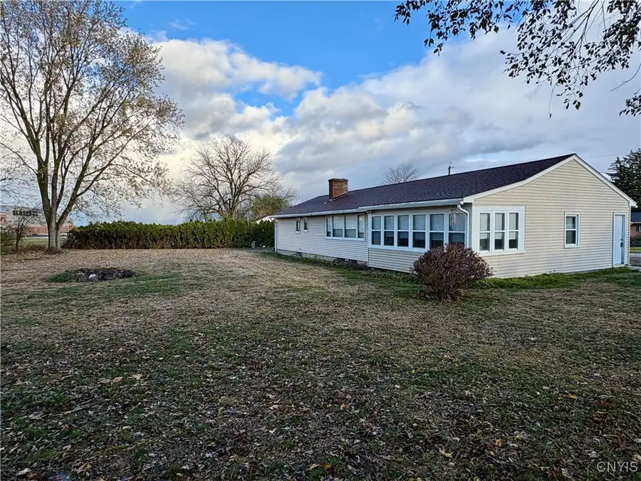 105 Poole Rd Road, Syracuse, NY 13214 - Image #2