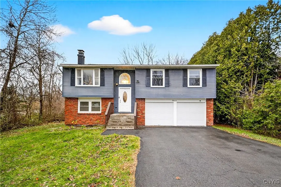 5819 Reis Drive, Cicero, NY 13039 - Image #1