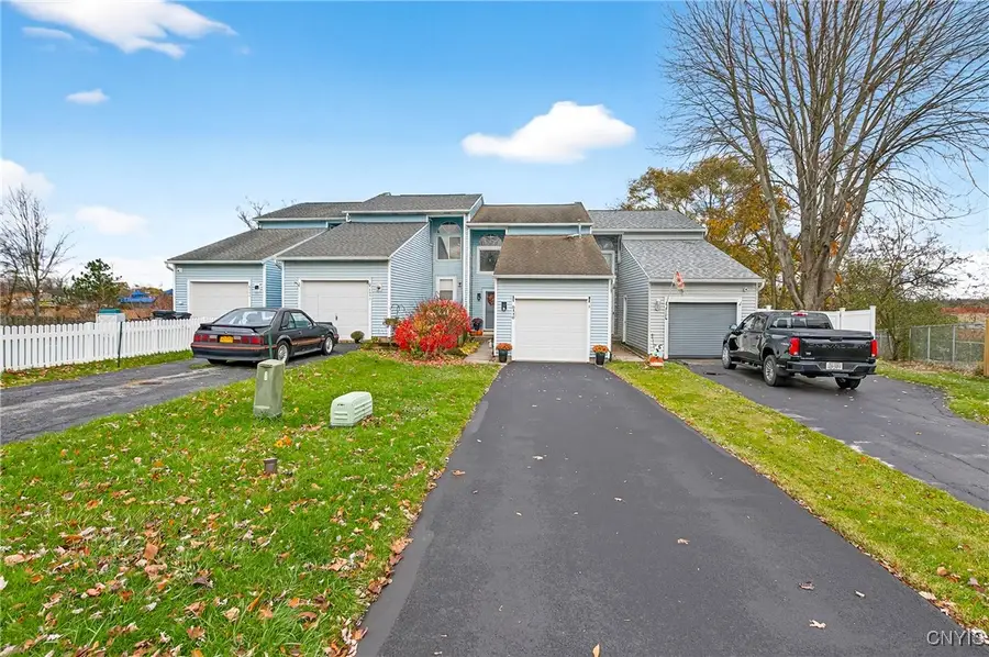 8440 Fathom Drive, Baldwinsville, NY 13027 - Image #2