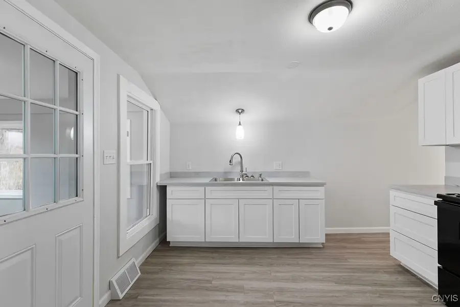 221 W 5th Street S, Fulton, NY 13069 - Image #2