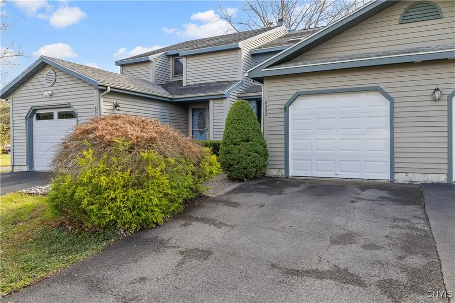 8253 Beehive Cir, Liverpool, NY 13090 - Image #2