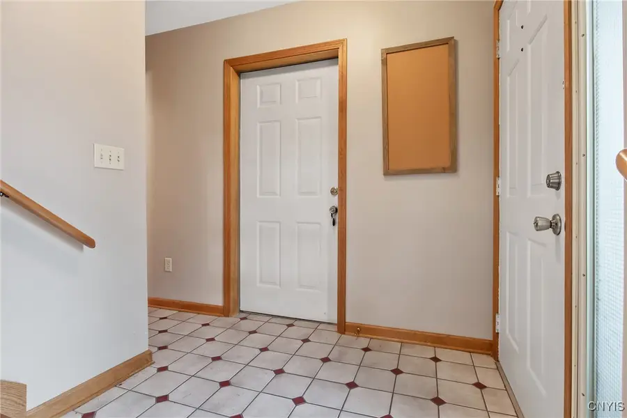 201 Woburn Drive, Camillus, NY 13031 - Image #3