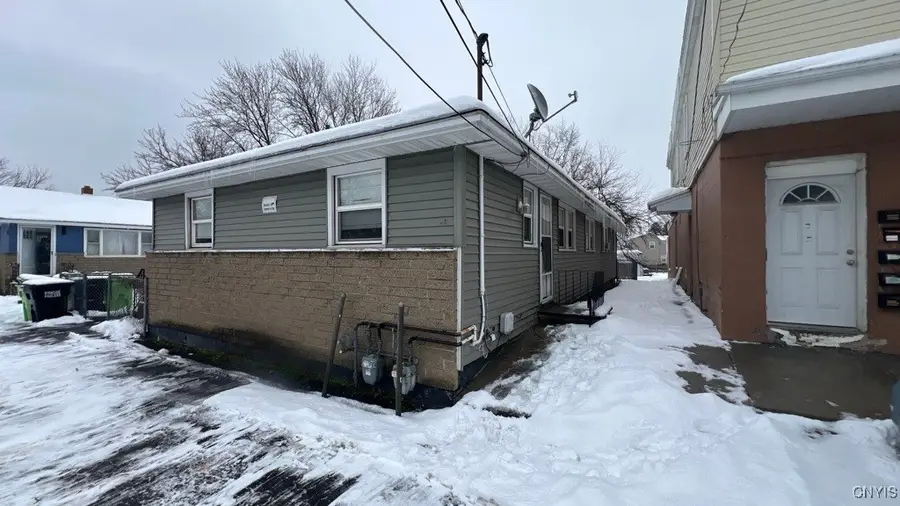 402 Buckley Road, Liverpool, NY 13088 - Image #3