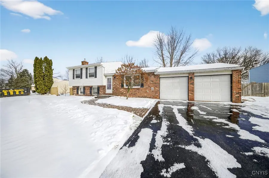 4041 Winterpark Drive, Liverpool, NY 13090 - Image #3