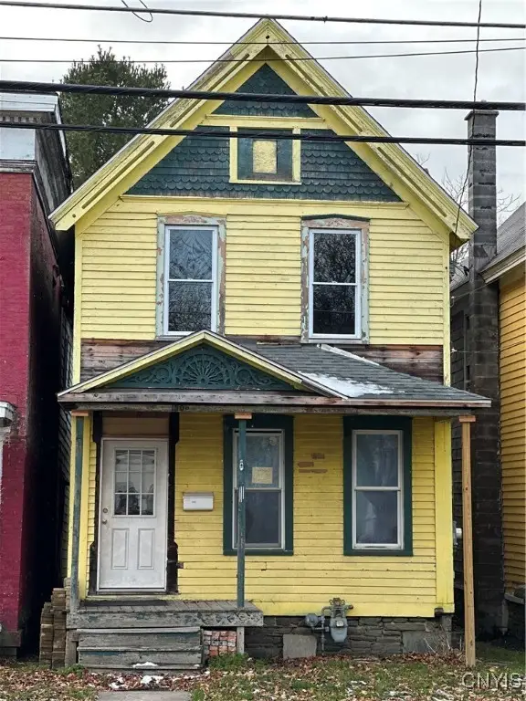 150 1/2 E 3rd Street, Oswego, NY 13126