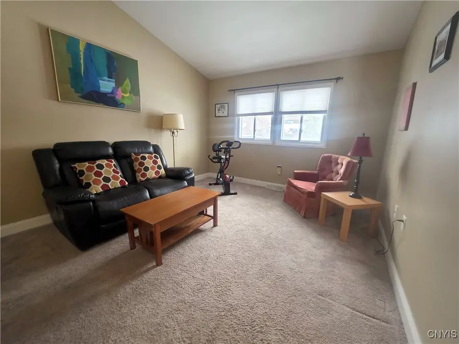 720 Idlewood Blvd, Baldwinsville, NY 13027 - Image #3