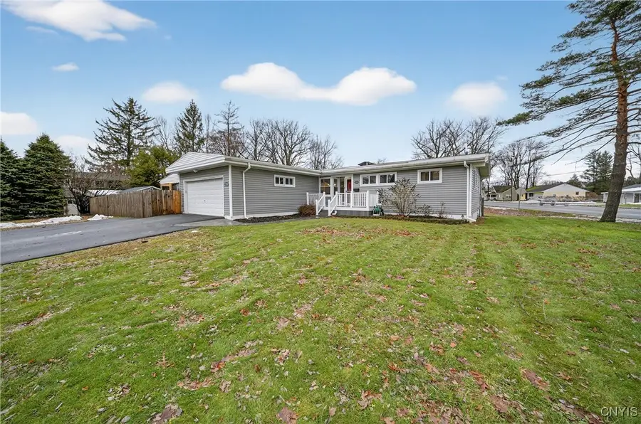 7628 Joseph Drive, Syracuse, NY 13212 - Image #3