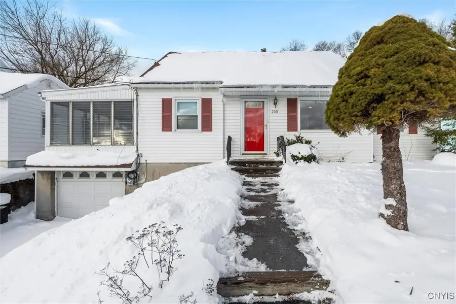 209 Westfall Drive, Syracuse, NY 13219 - Image #2