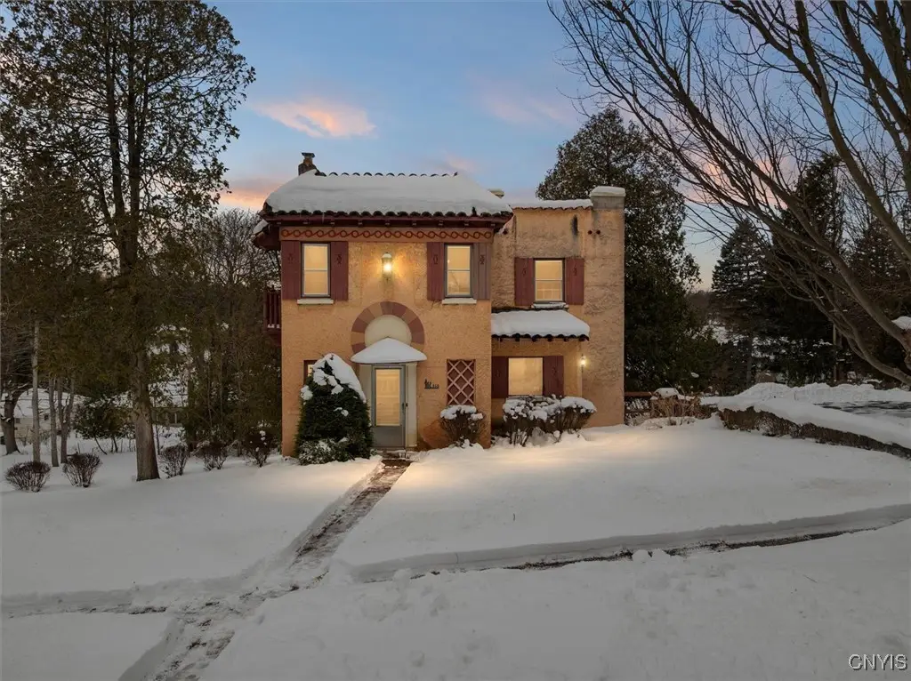 310 Barrington Road, Syracuse, NY 13214 - Image #1