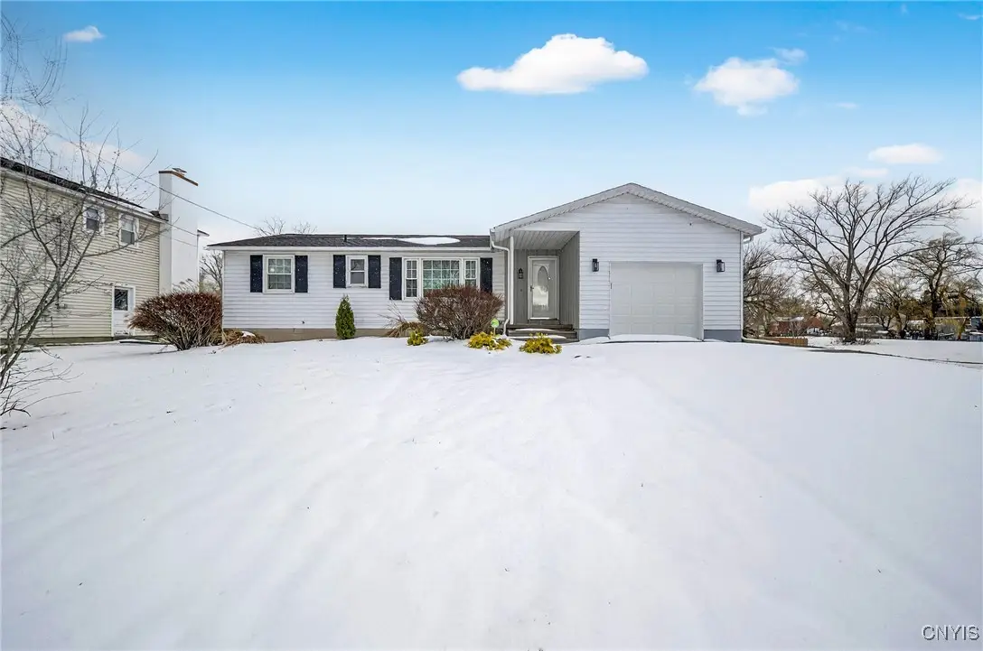 7939 Walnut Place, Liverpool, NY 13090 - Image #1