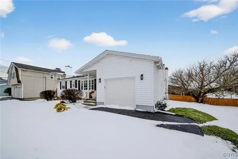 7939 Walnut Place, Liverpool, NY 13090 - Image #3