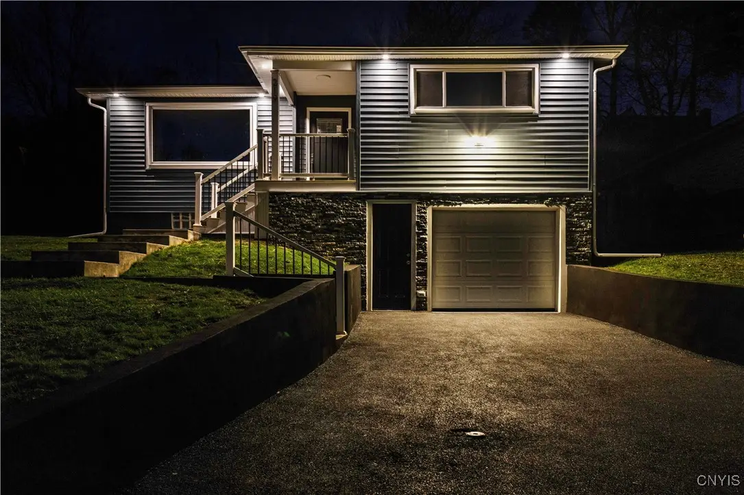 219 Barrington Road, Syracuse, NY 13214 - Image #1