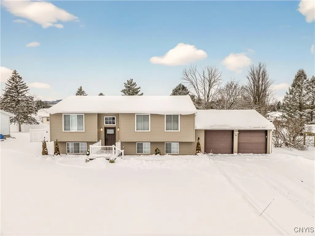 31 Meadowbrook Drive, New Hartford, NY 13413 - Image #1