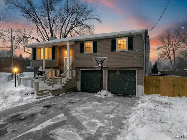 7998 Trina Circle, Clay, NY 13041