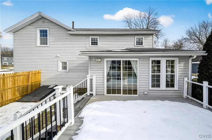 8403 Gaskin Rd, Baldwinsville, NY 13027 - Image #2