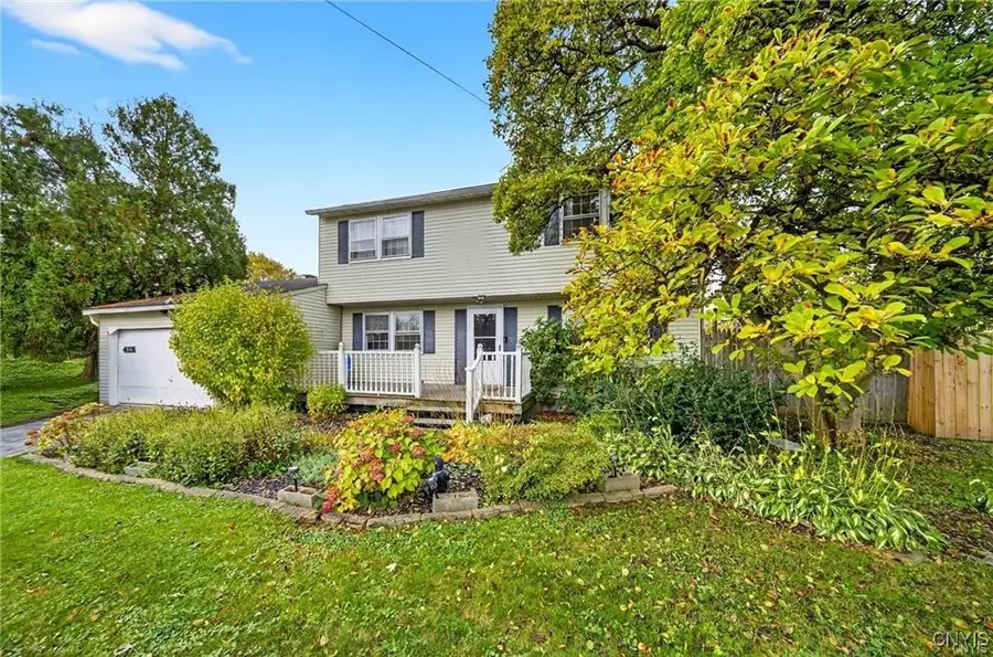 4336 Forestbrook Drive, Liverpool, NY 13090 - Image #2