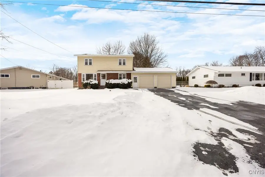 7297 Greenbriar Road, Syracuse, NY 13212 - Image #3