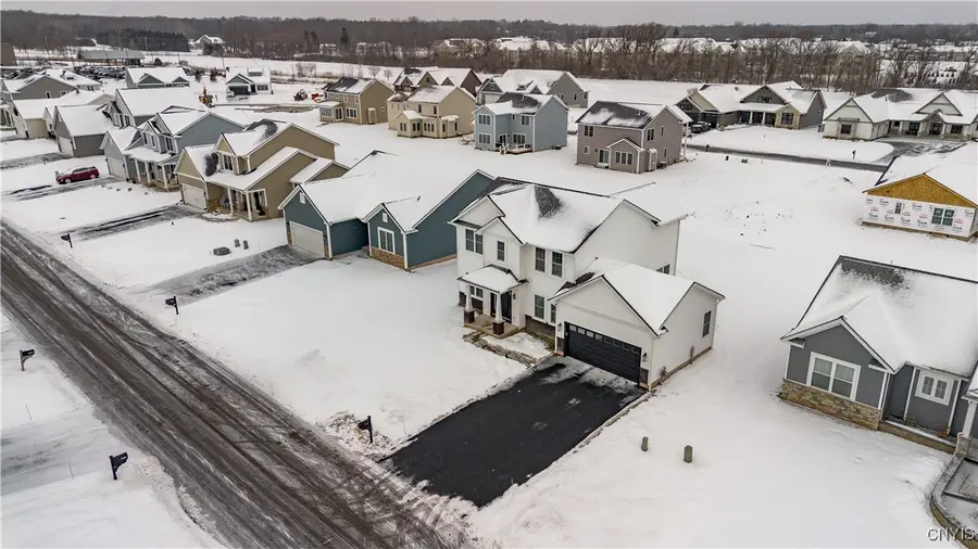 3417 Tall Tree Lane, Baldwinsville, NY 13027 - #3