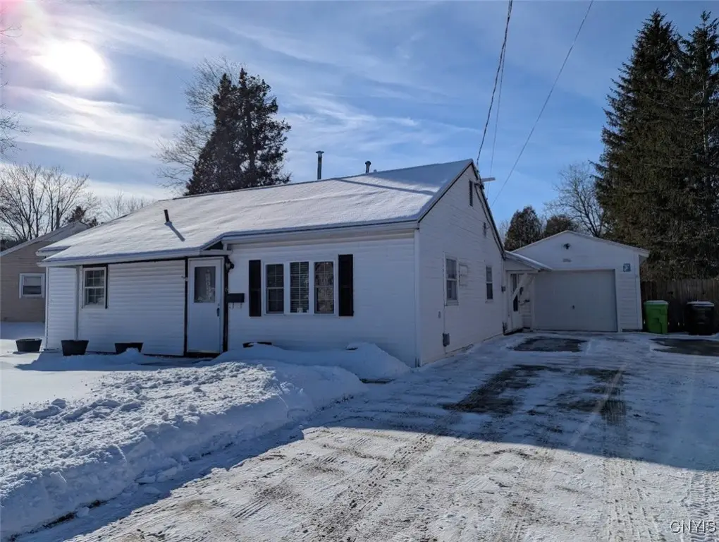 6 Elmhurst Drive, New Hartford, NY 13413 - Image #1