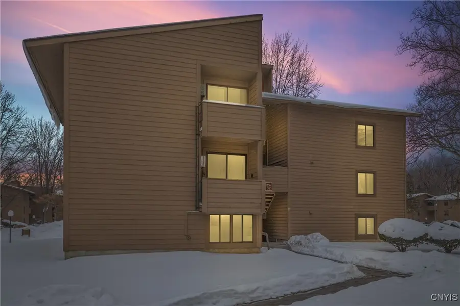 32 Watertree Drive, East Syracuse, NY 13057 - Image #2