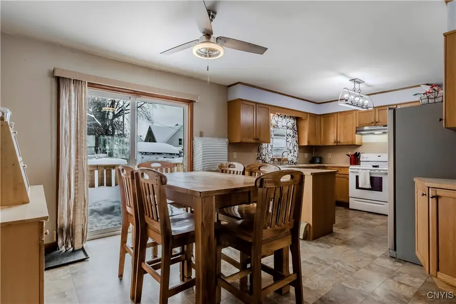 902 Mckinley Avenue, Rome, NY 13440 - Image #2