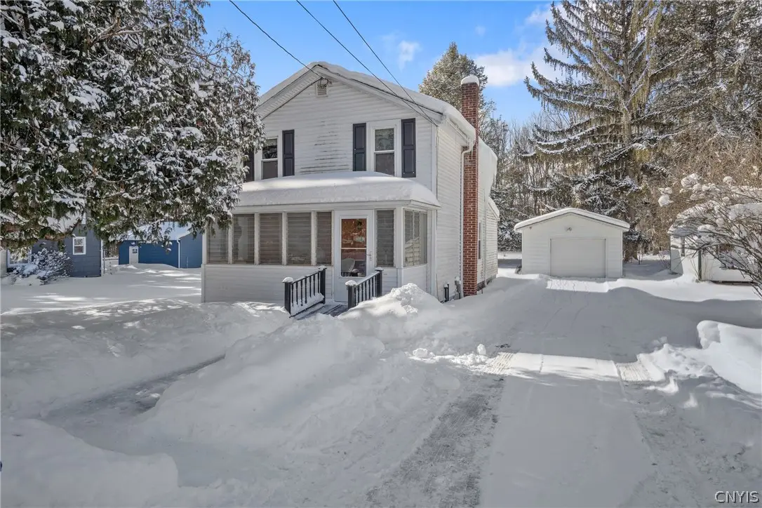 46 Seneca St, Baldwinsville, NY 13027 - #1