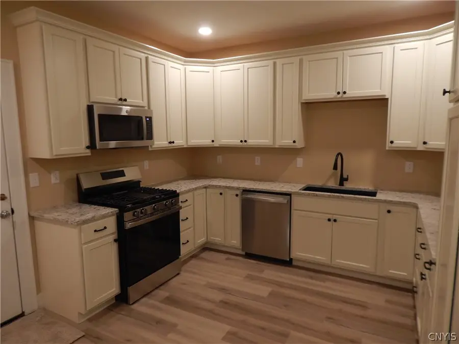 302 Bunker Hill, Syracuse, NY 13207 - #2