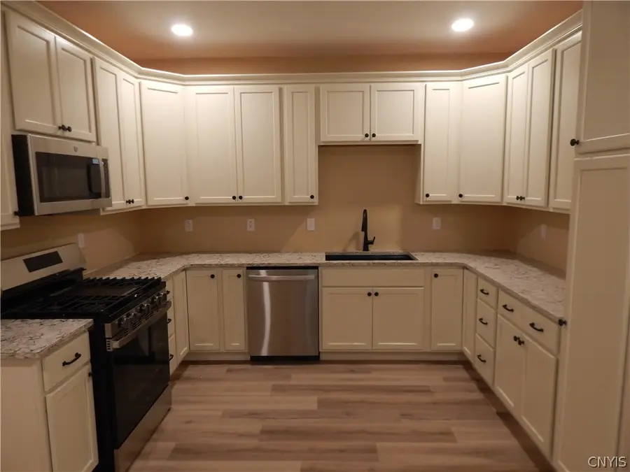 302 Bunker Hill, Syracuse, NY 13207 - #3