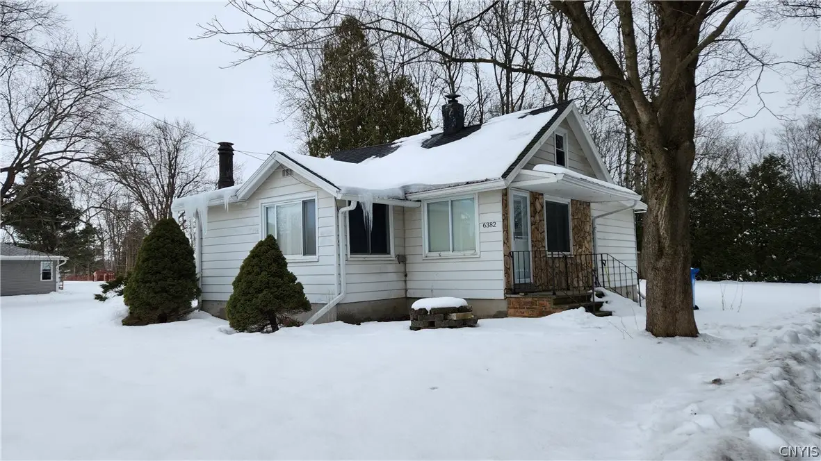 6382 Lakeshore Road, Cicero, NY 13039 - #1